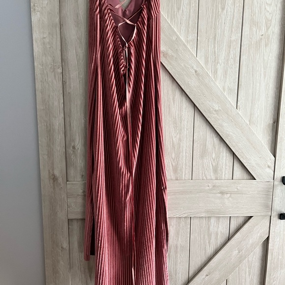 Dusty pink/red revolve midi dress - Picture 4 of 6